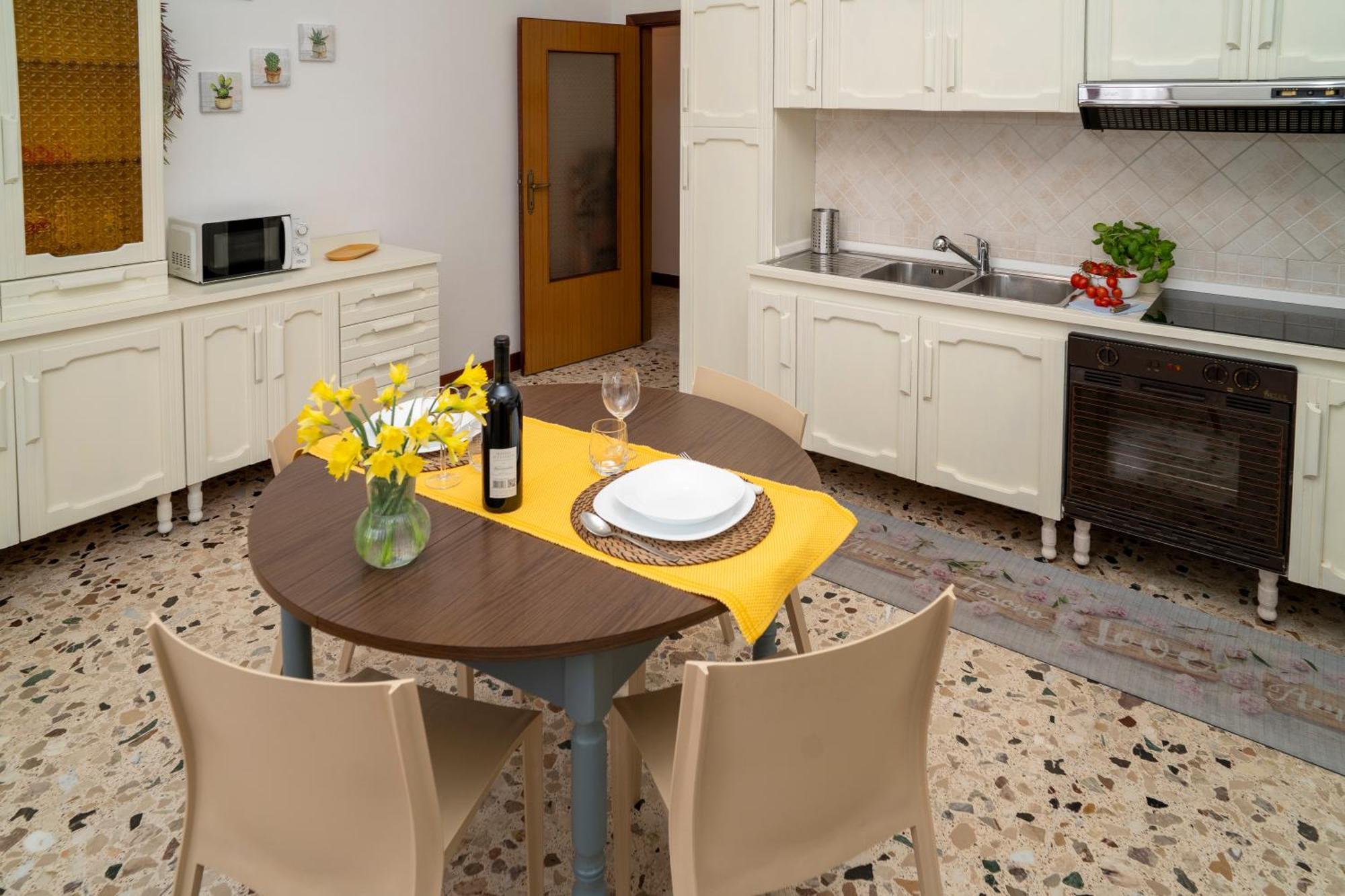 Sotto La Torre Apartman Caiazzo Kültér fotó